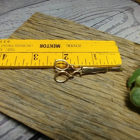 Antique looking scissor bobby pins - Picture 2 of 2